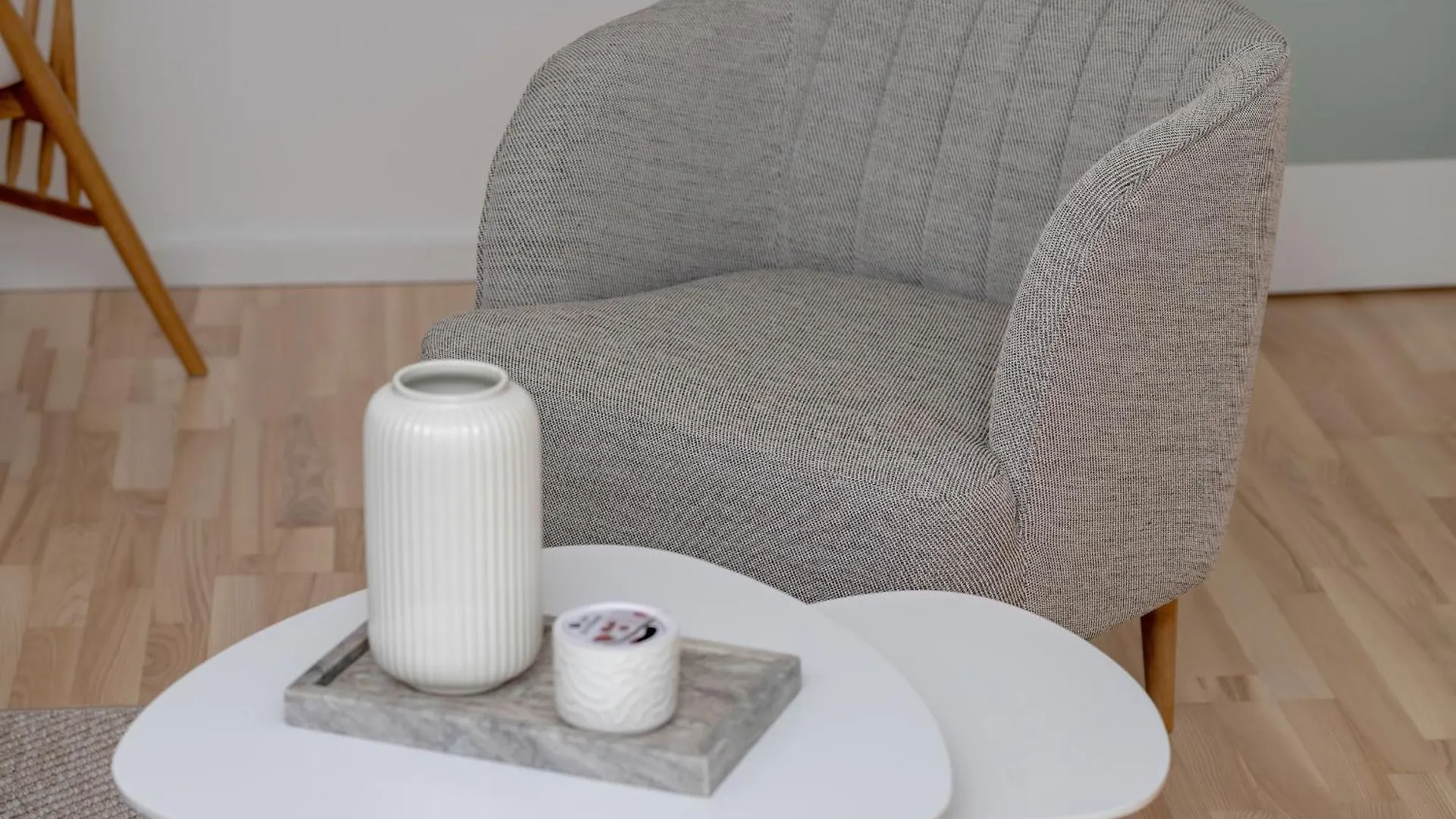 Two Bedroom Apartment In Gdansk With Desk For Remote Work And Bathtub By Noclegi Renters